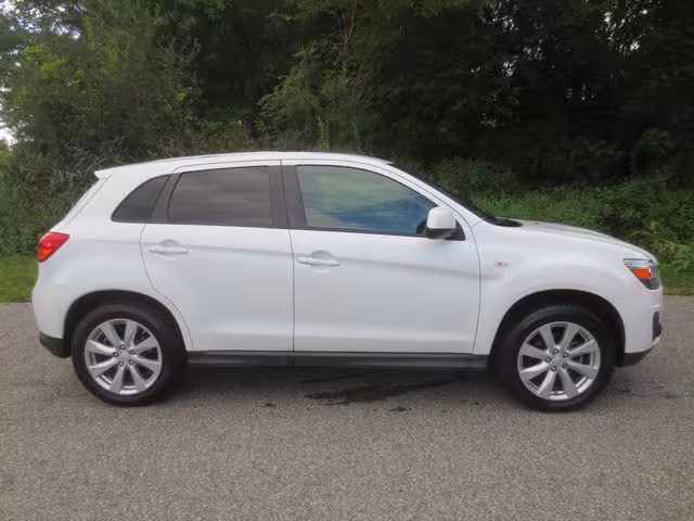 2015 Mitsubishi Outlander - 4A4AR3AW4FE055408 - Image #8