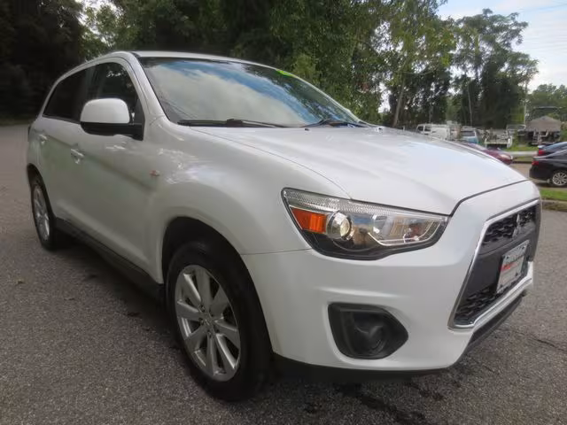 2015 Mitsubishi Outlander - 4A4AR3AW4FE055408 - Image #1