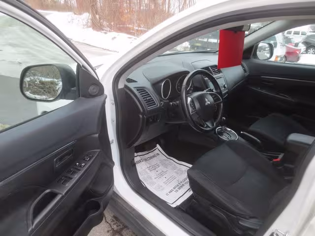 2015 Mitsubishi Outlander - 4A4AR3AW4FE055408 - Image #15