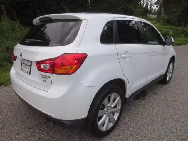 2015 Mitsubishi Outlander - 4A4AR3AW4FE055408 - Image #3