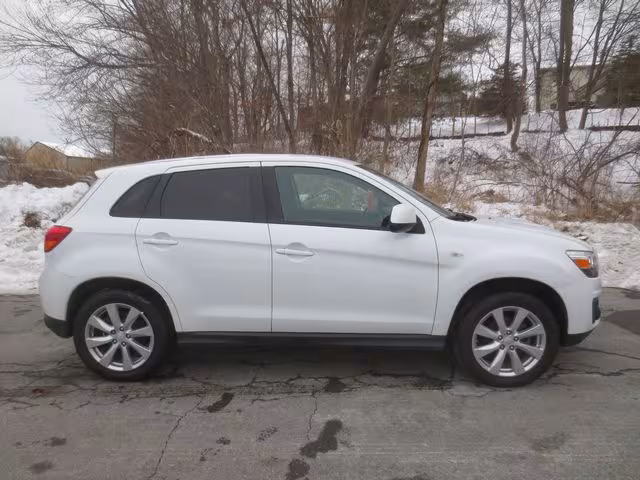 2015 Mitsubishi Outlander - 4A4AR3AW4FE055408 - Image #19